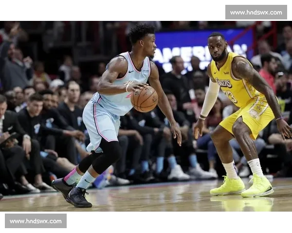 热火湖人总决赛第三战攻防博弈詹姆斯巴特勒正面对决冠军走势悬念升级